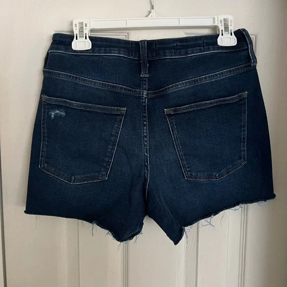 Universal Thread Size 8 Distressed Denim High Rise Midi Women's Shorts - Picture 2 of 6
